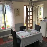 Maison De Gardien , Manoir De Pichemont, » La Maison Des Ecureuils » * Harcanville