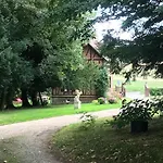 Feriehus Maison De Gardien , Manoir De Pichemont, » La Maison Des Ecureuils » *