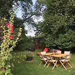 Maison De Gardien , Manoir De Pichemont, » La Maison Des Ecureuils » *