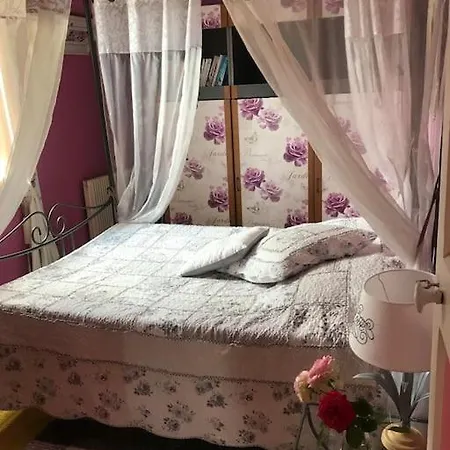 Σπίτι διακοπών Maison de gardien , manoir de Pichemont,   la maison des écureuils 