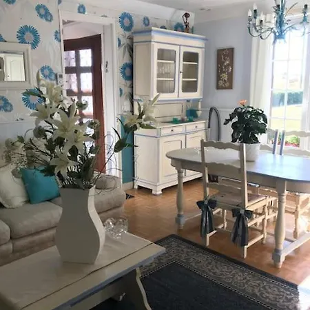 Σπίτι διακοπών Maison de gardien , manoir de Pichemont,   la maison des écureuils  *