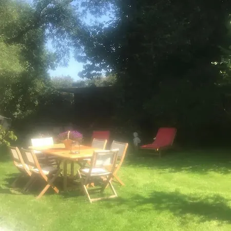 Maison De Gardien , Manoir De Pichemont, » La Maison Des Ecureuils » Holiday home