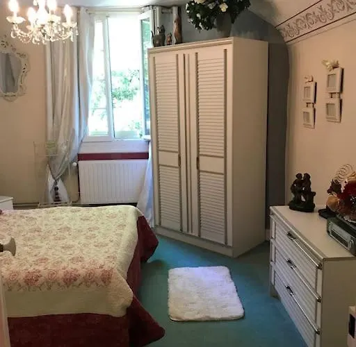 Maison De Gardien , Manoir De Pichemont, » La Maison Des Ecureuils » Tatil Evi *