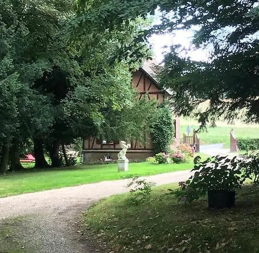 Tatil Evi Maison De Gardien , Manoir De Pichemont, » La Maison Des Ecureuils » *